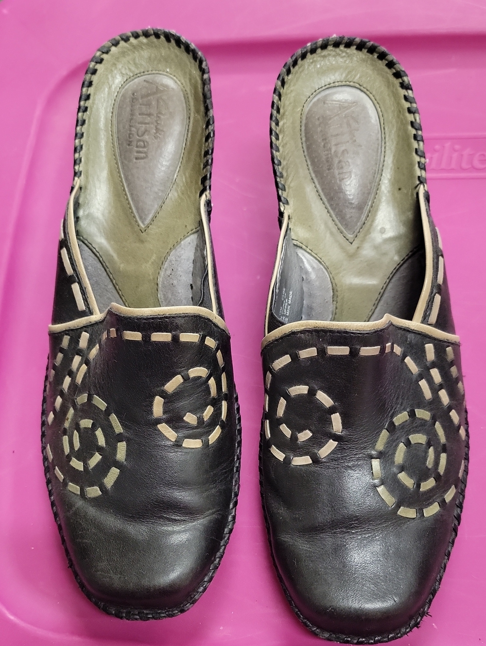 Clarks Women's Black Slip-On Leather Mules with Contrast Stitching